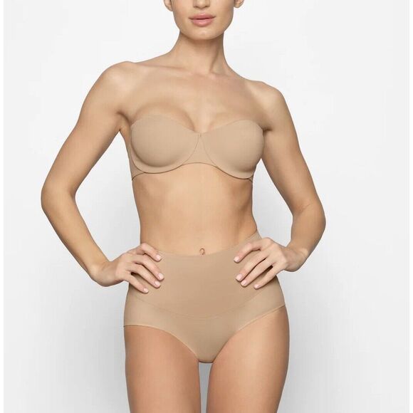 Skims Smoothing Intimates Unlined Strapless Bra Nwt Clay Size 32DD - Picture 1 of 7